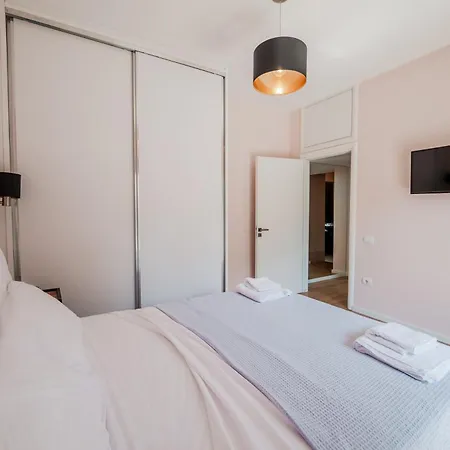 Starlight 2 Sarandë