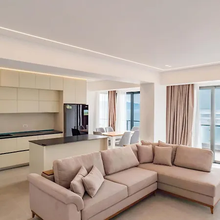 Starlight 2 Sarandë
